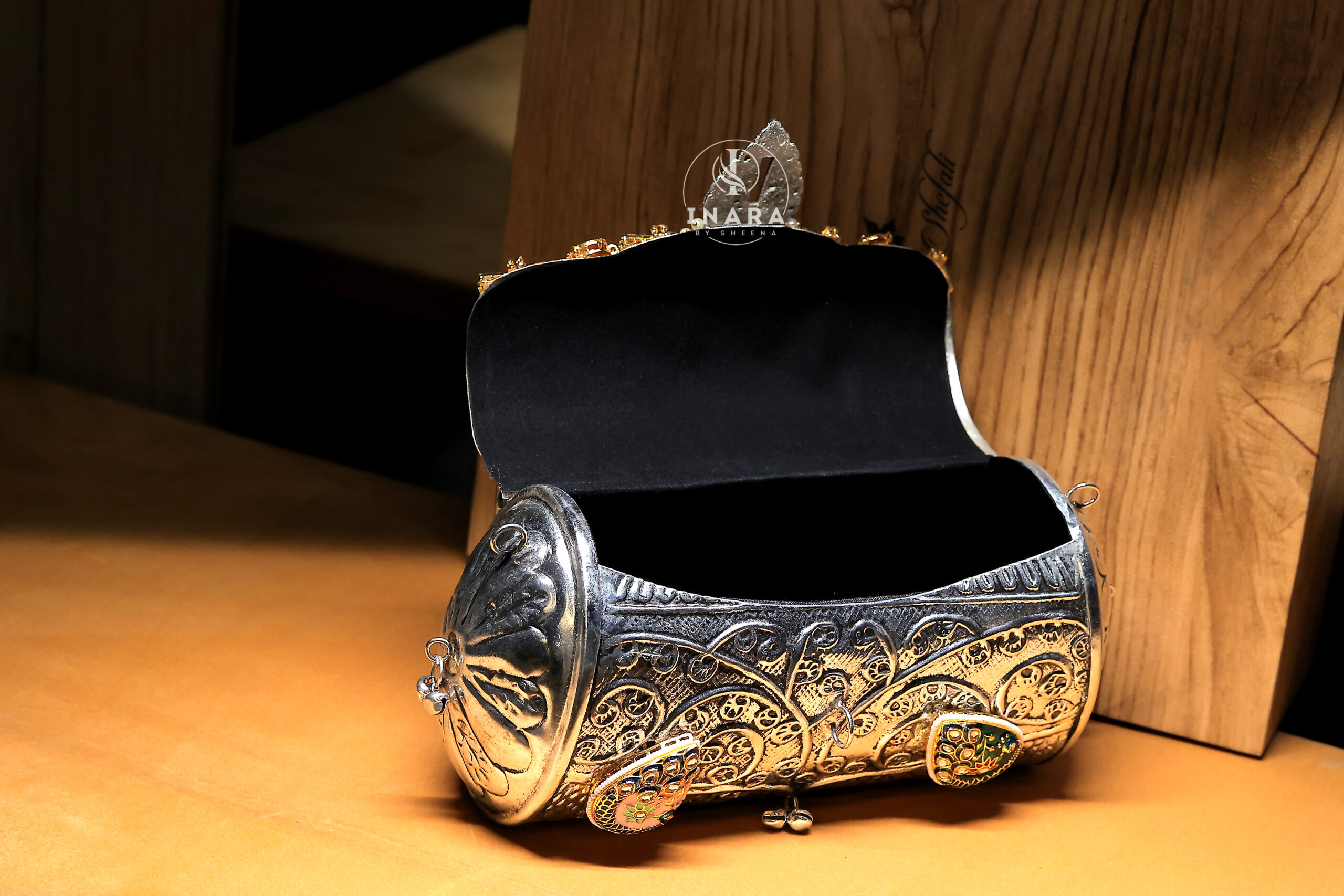 Metal silver base kundan bag - Image 2