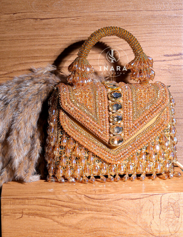 Noori clutch