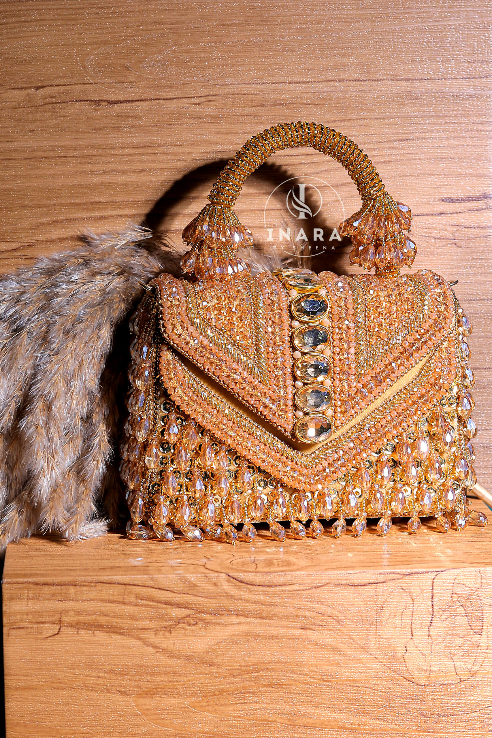 Noori clutch
