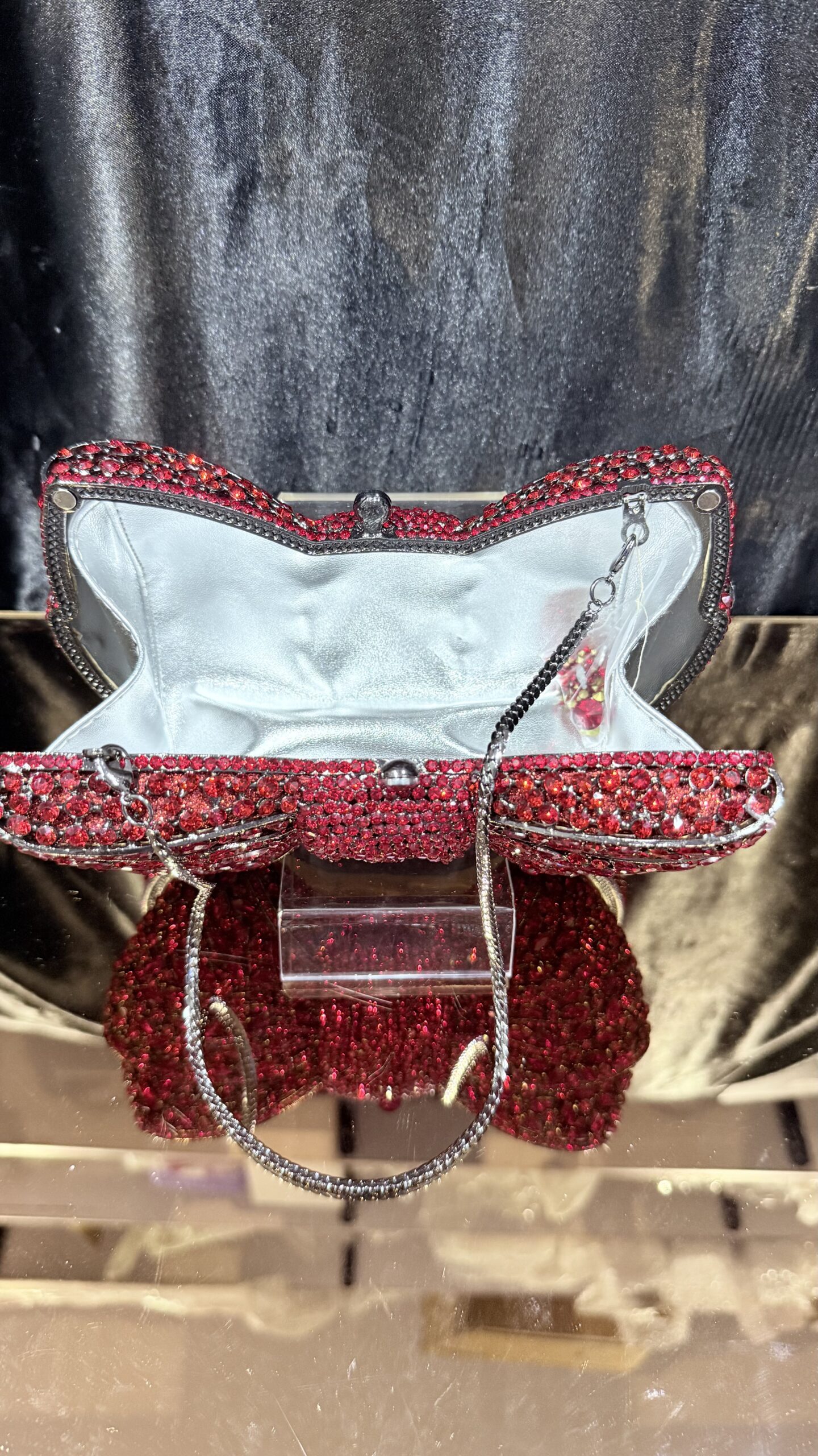 Red bow crystal clutch - Image 3